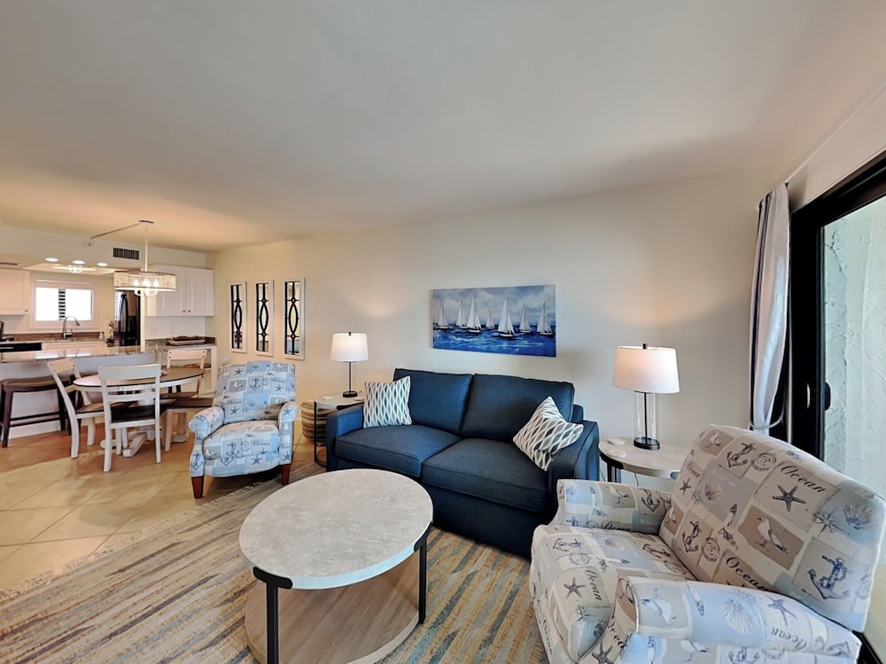 Seaside 4 by Distinctive Beach Rentals