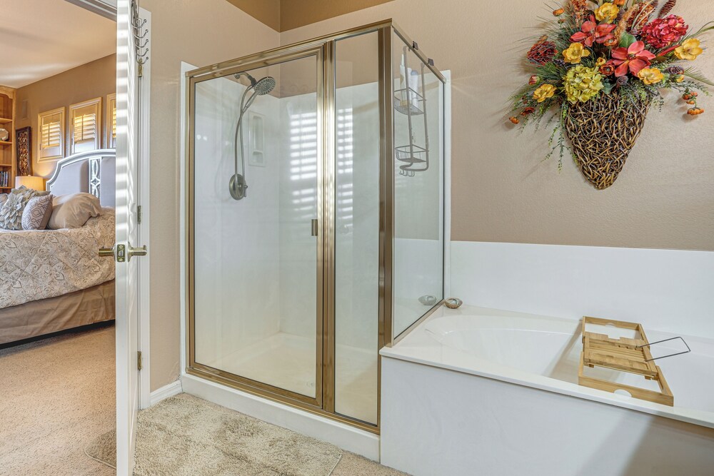 Stay, Work & Golf! Prescott Condo w/ WFH Setup