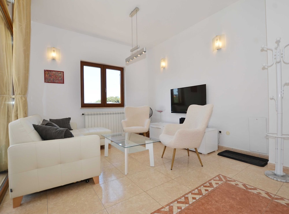 Elegant and Brigth Corner Apartments
