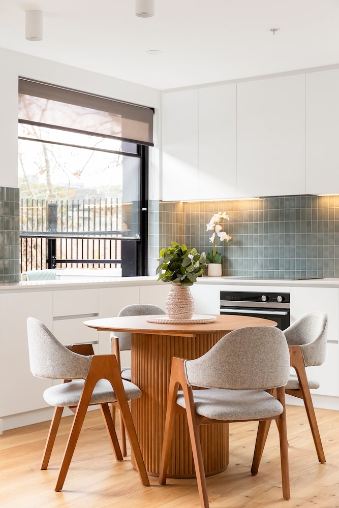 Docker St Elwood Apartments by UrbanRest