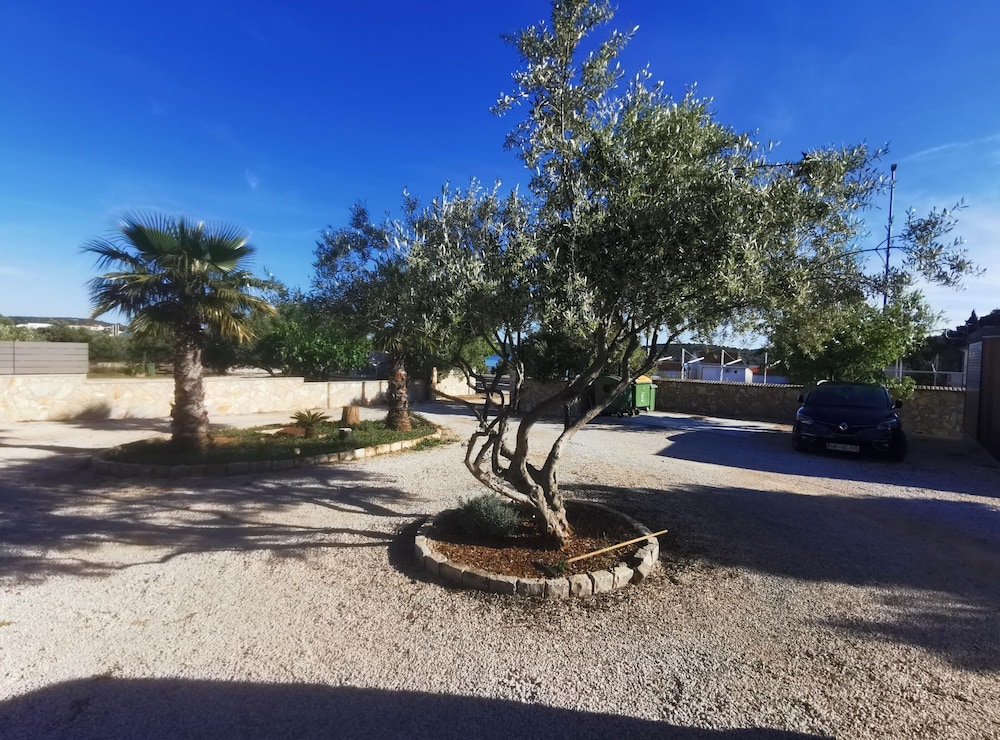 Comfort Two Bedroom Mobile Homes Pirovac