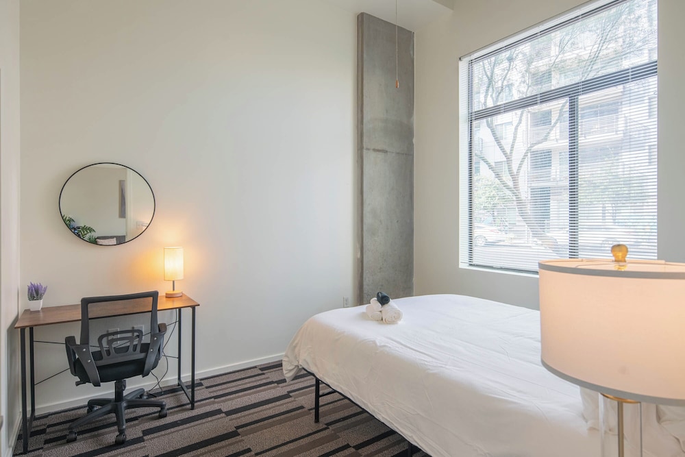 ROVE LIVING/KL - Roosevelt Point