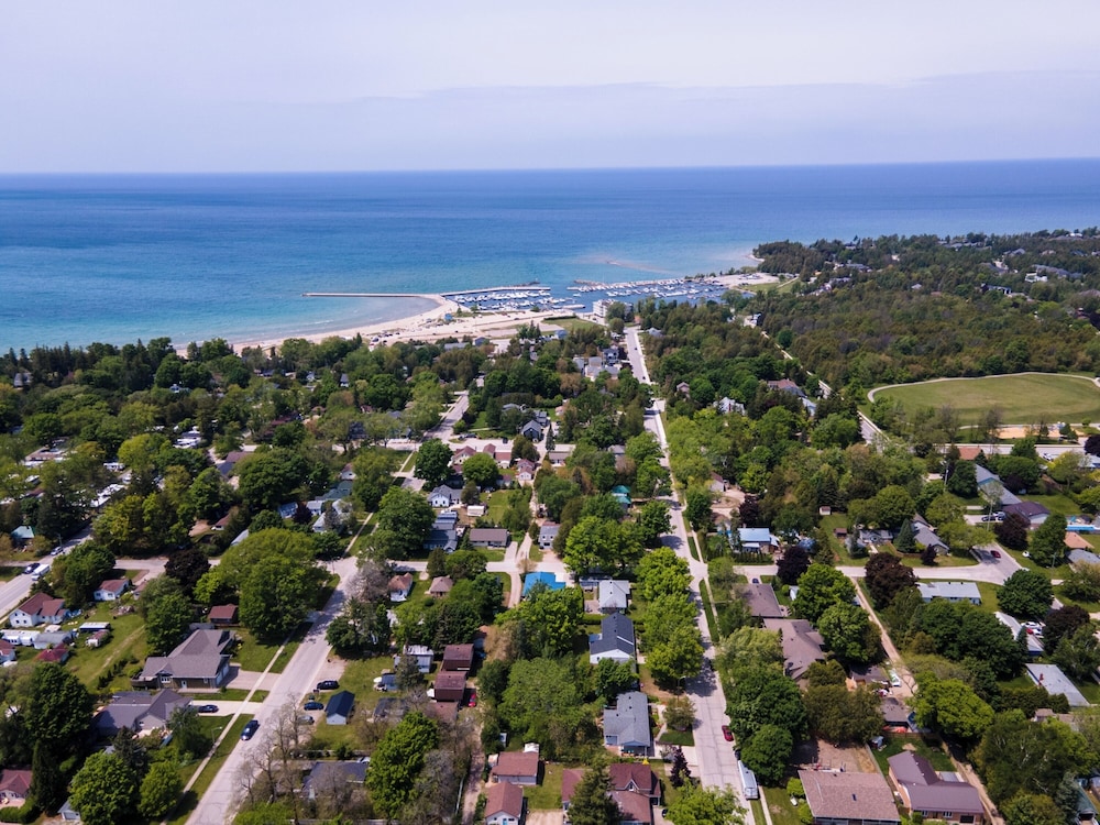 GLOBALSTAY 4Bd Basement Port Elgin Beach