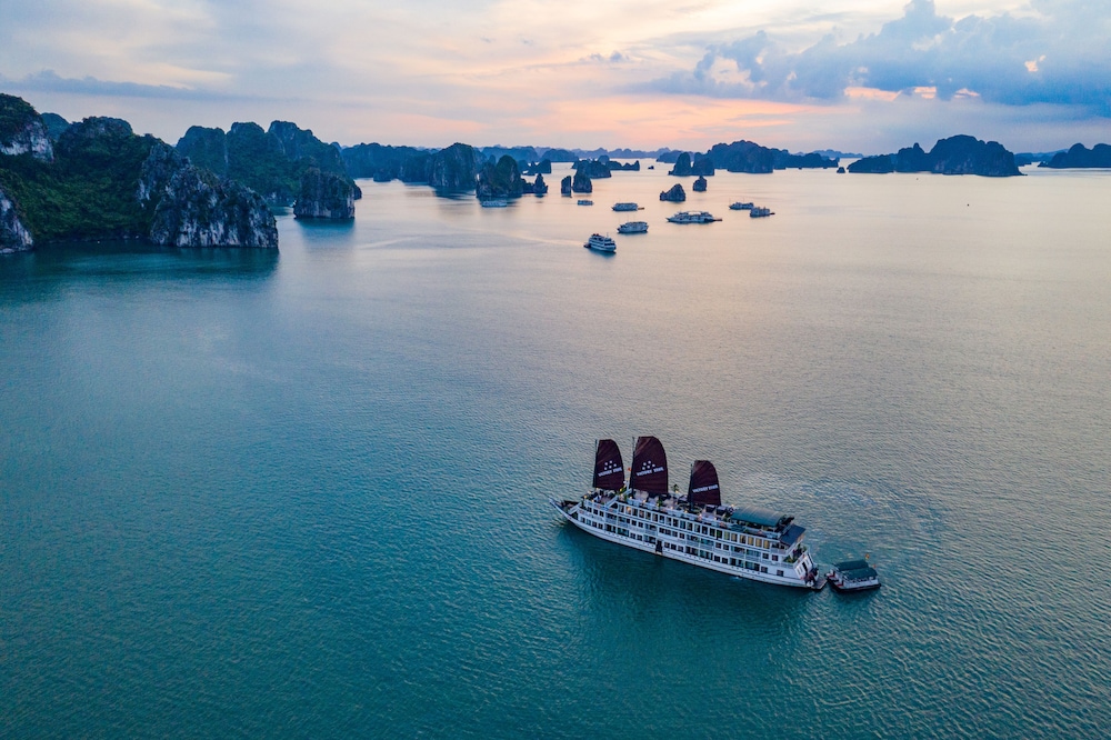 Victory Star Cruise