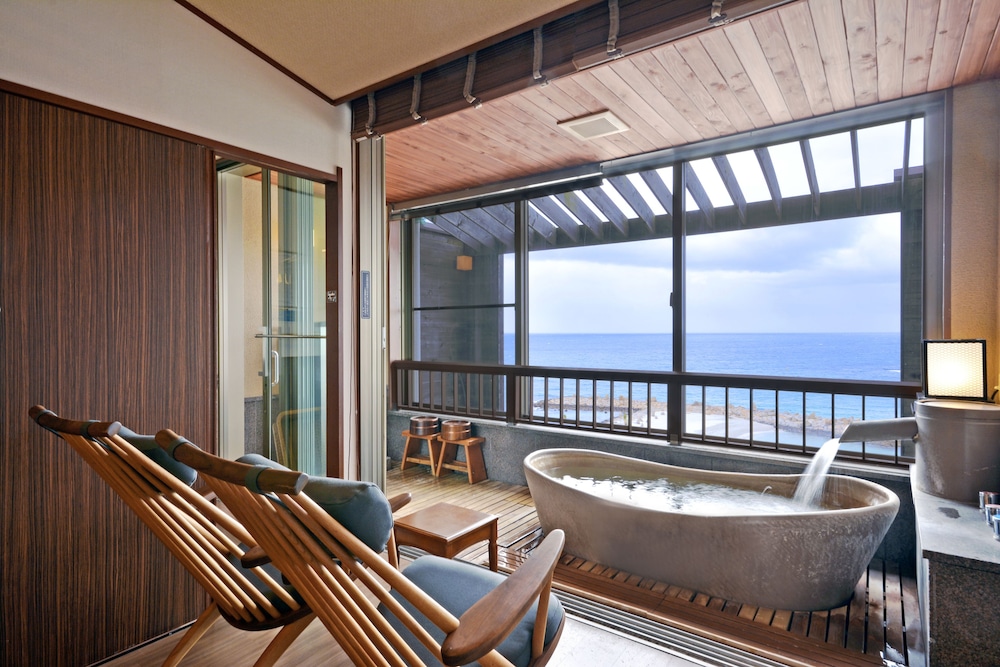 Hotel Sanrakuso