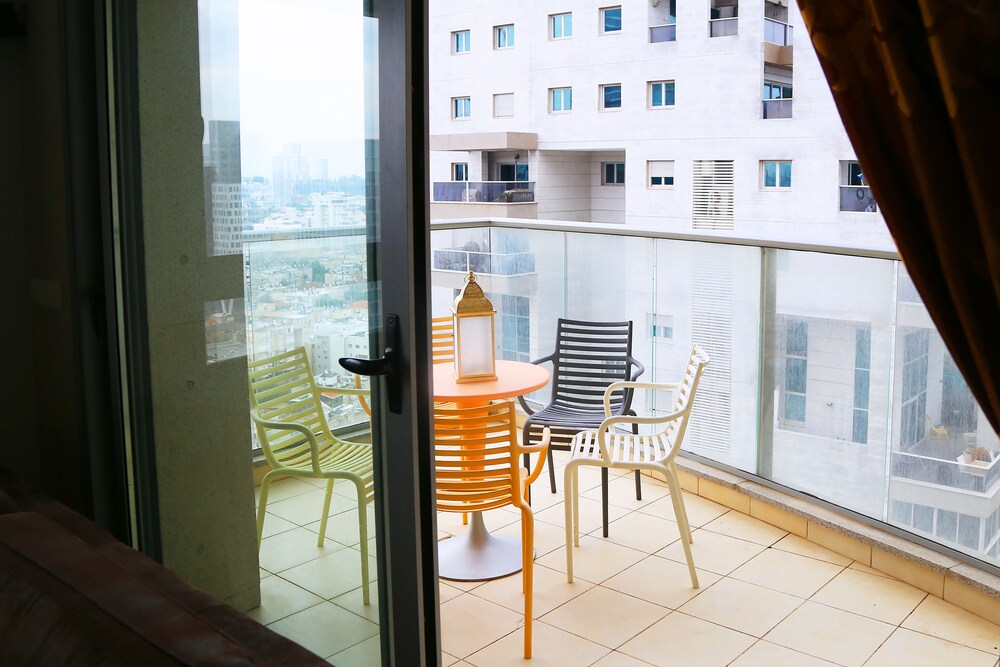 Luxury With Stunning View And Parking