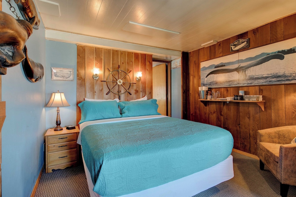 Moolack Shores Inn