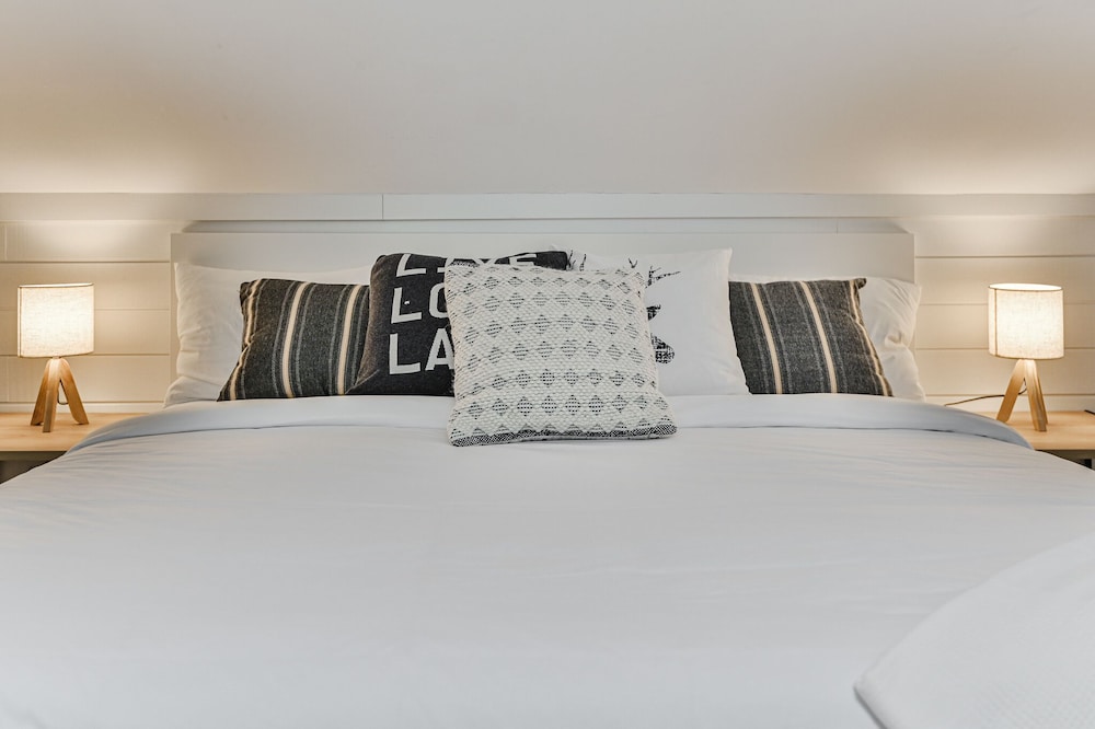 Unit 469 Hotel du Lac - Image 2