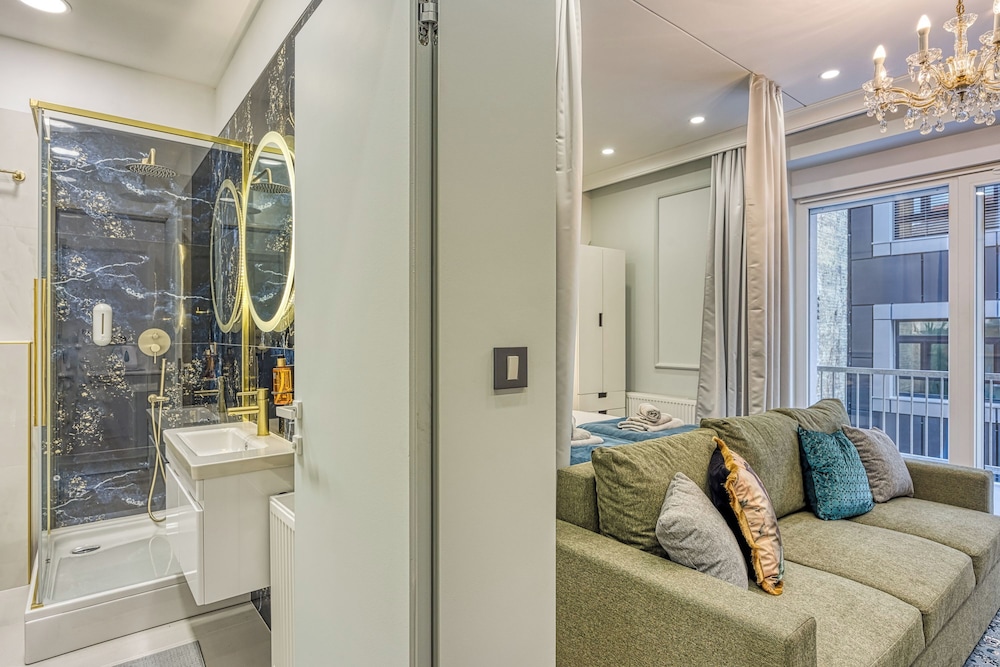 Boutique Downtown Studio with Balcony 1