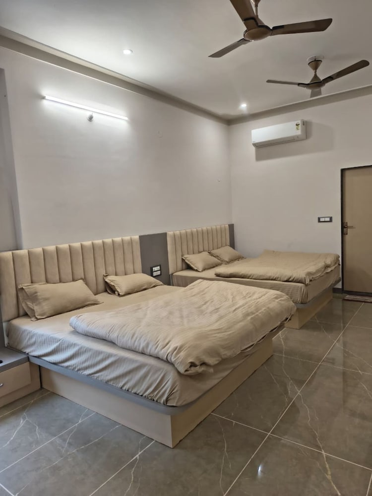 Shree Vallabh Resort