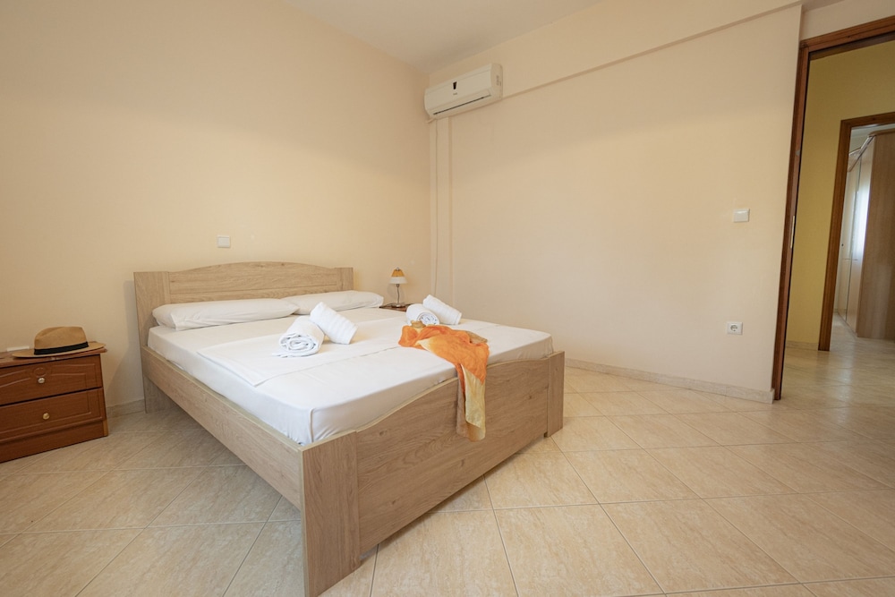 Venetia s Apartment 1st Floor by Rentalspro view 5