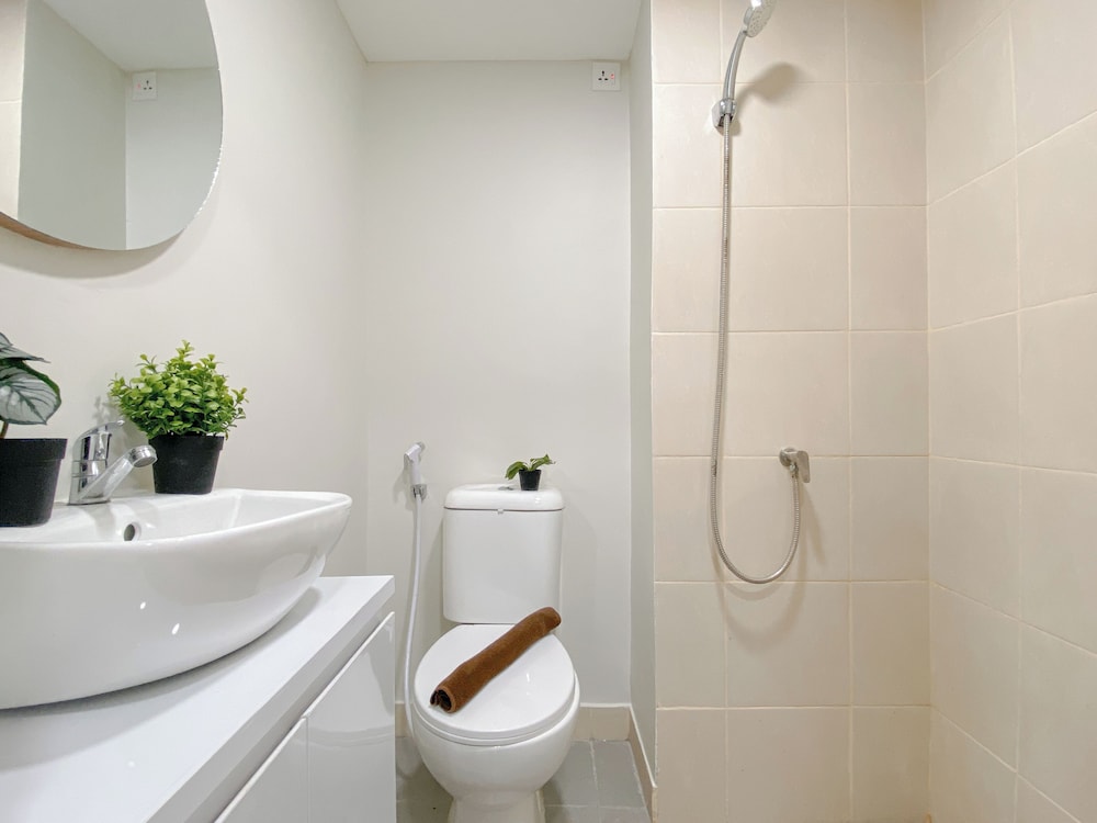 Studio Apartment At Meikarta Near Aeon Delta Mas