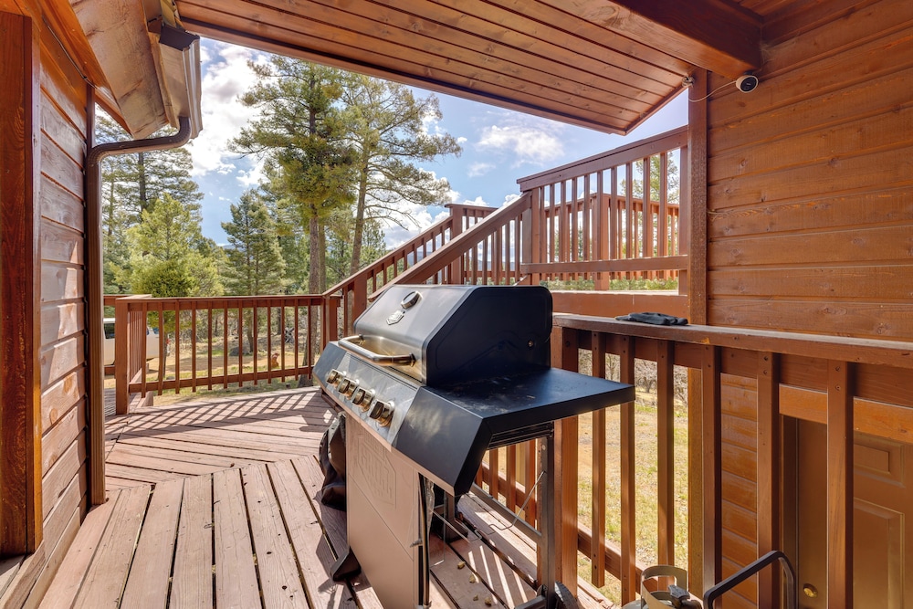 2 Min to Hiking: Cabin w/ Deck in Angel Fire