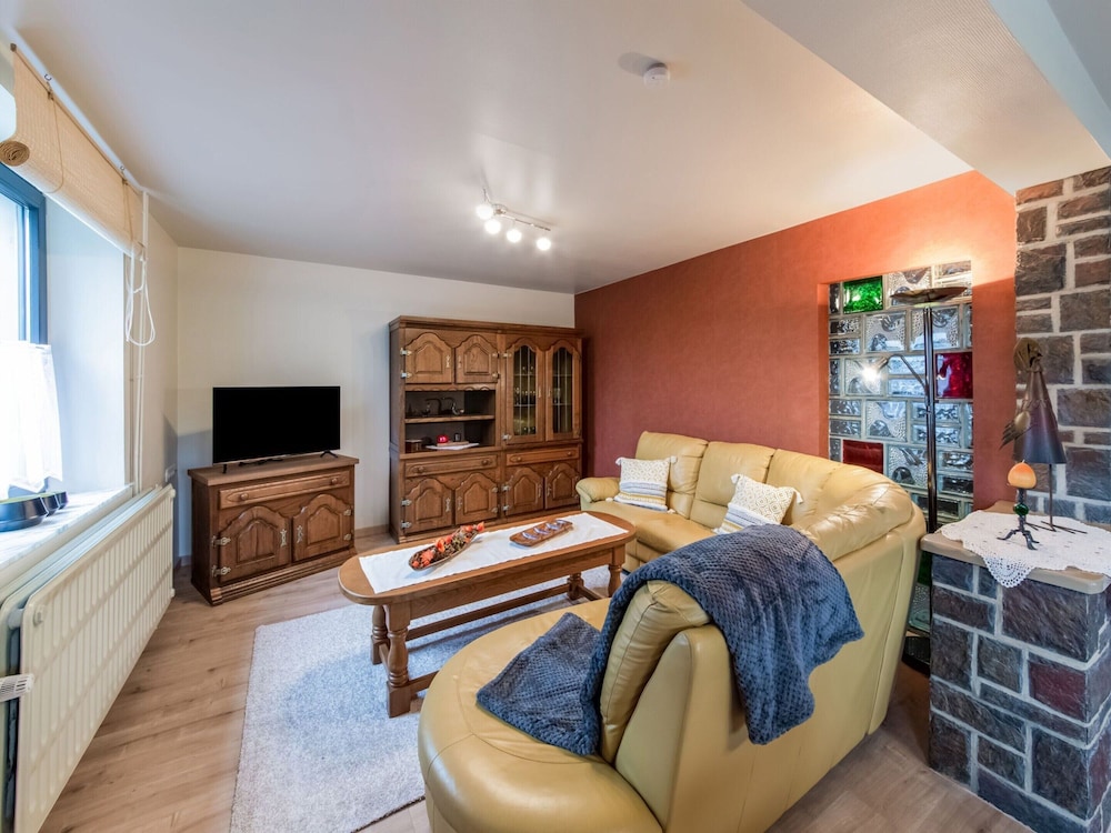 Holiday Home in Bullingen With Garden