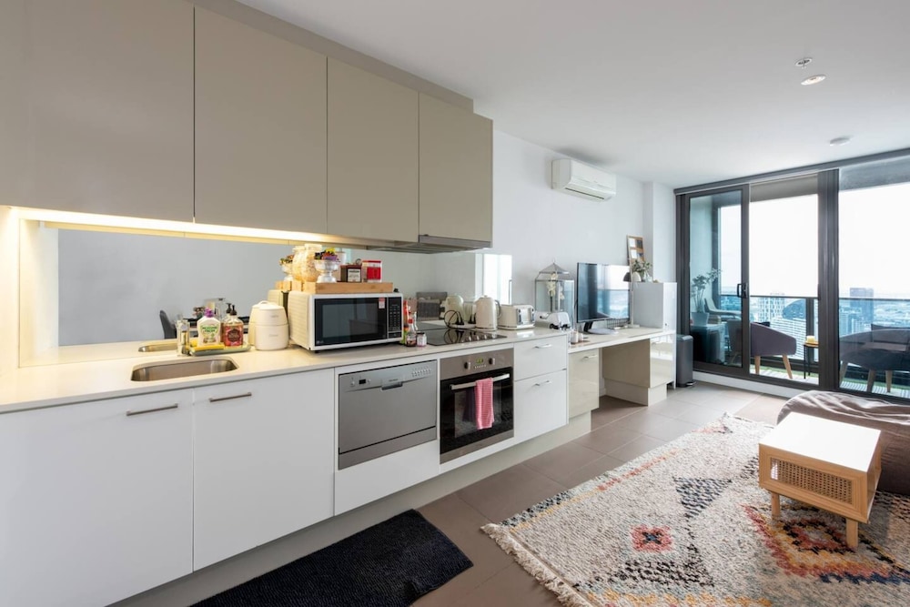 Homely 1BR Apt Near Southern Cross Station w/ Pool