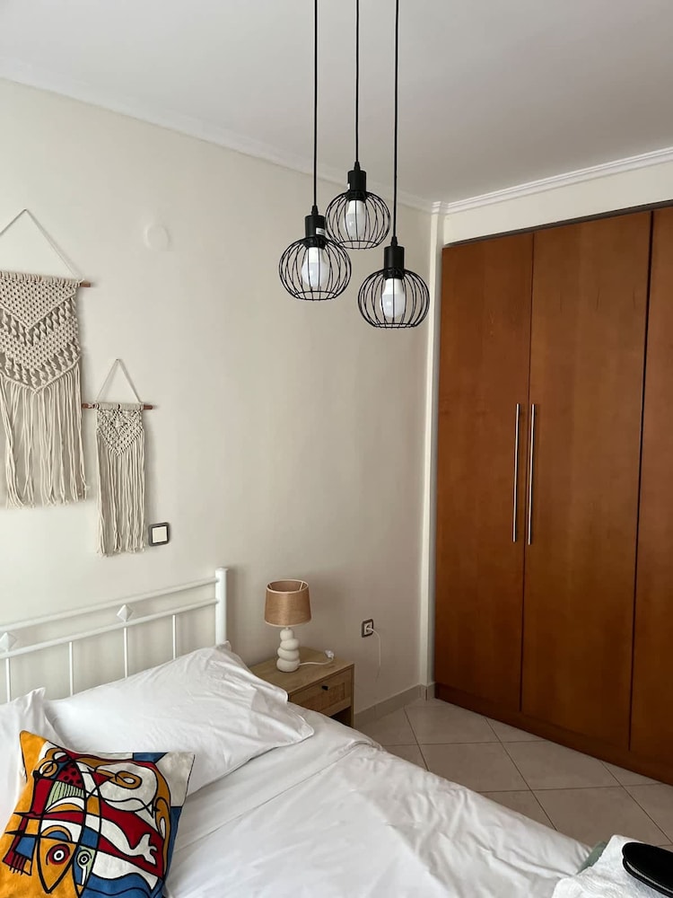 Cozy Apartment in Old Town Ano Polis