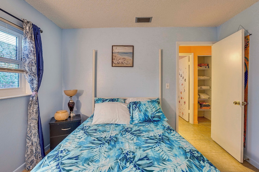 Pet-friendly Horse Capital Hub w/ Patio & Yard