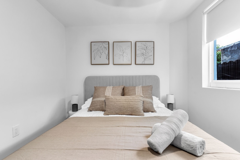 Stylish & Modern 4BD Home