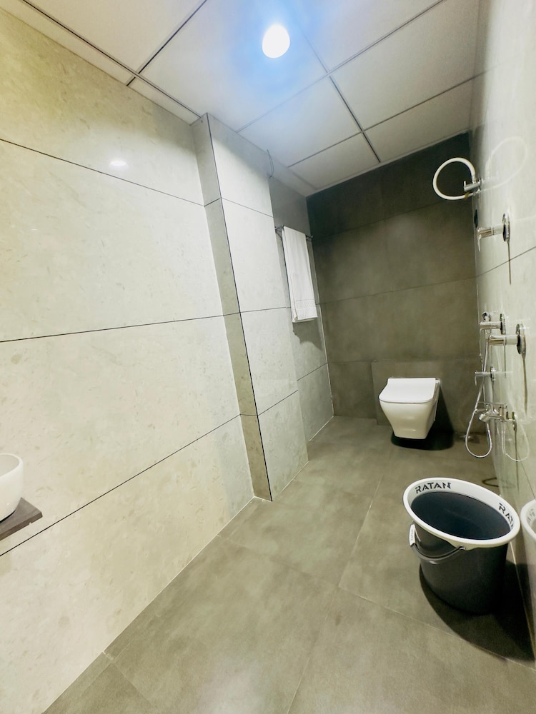 Hotel Soya - Best Hotel AC Rooms Surat