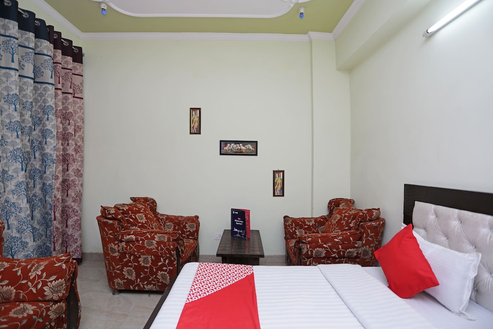 OYO 12502 City Hotel