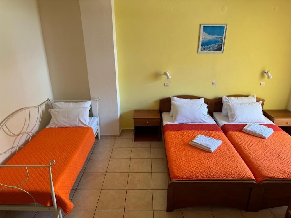 Michalis Studios & Apartments