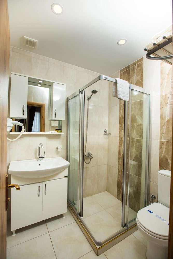 The Peraport Otel - Image 33