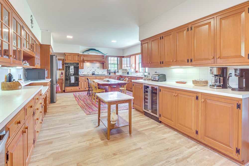 Expansive Retreat on 280 Acres in Lake Placid!
