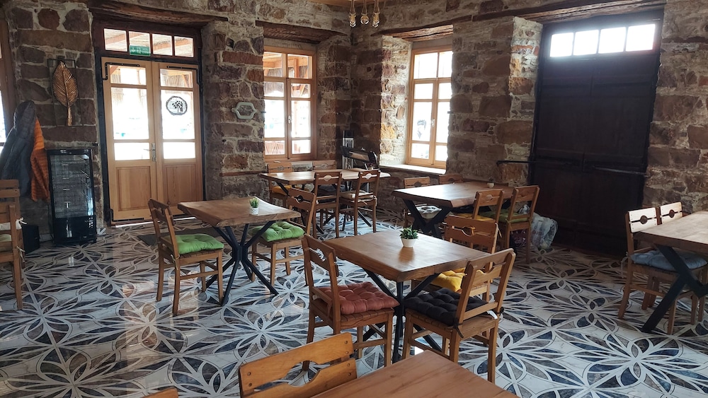 Pürhayal Çeşme