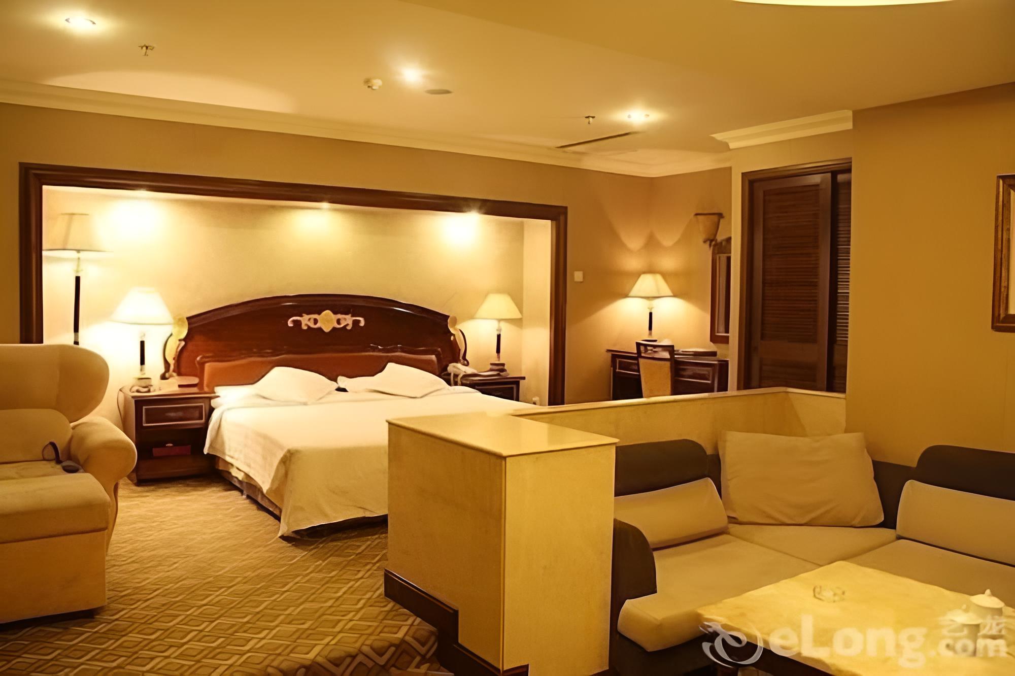 The Royal Palace Hotel