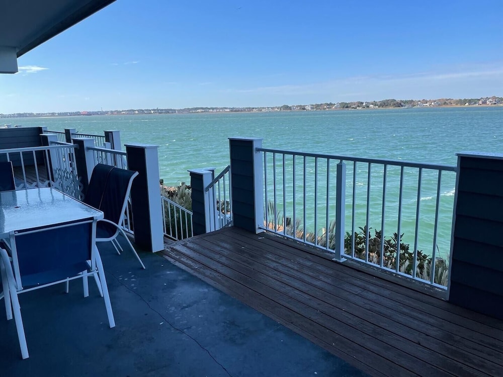 Harbour Island 103l 2 Bedroom Condo
