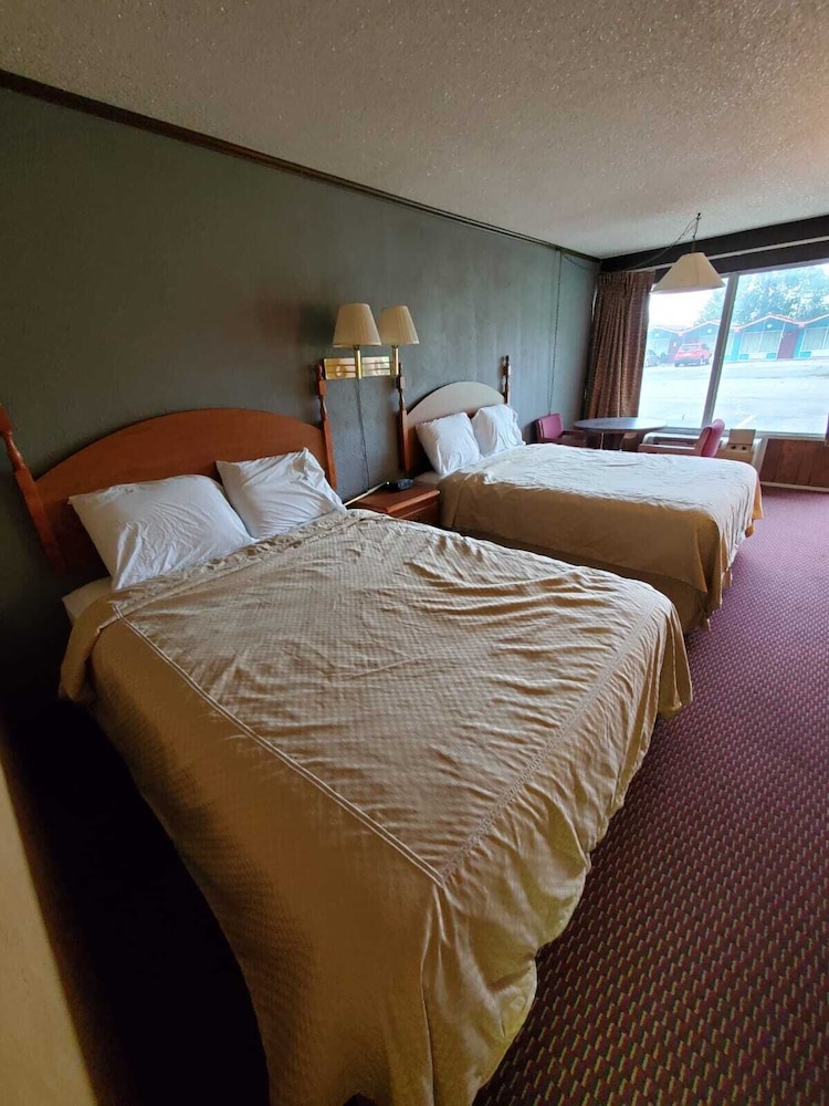 Gray Plaza Motel