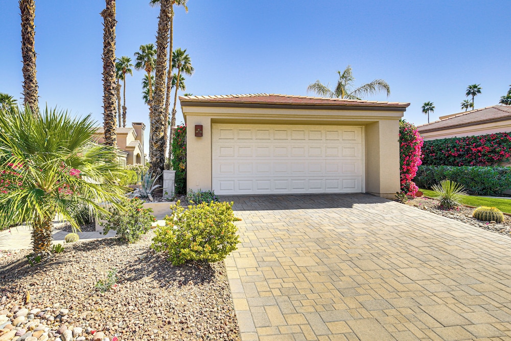 Community Pools & Golf Views: Palm Desert Condo!