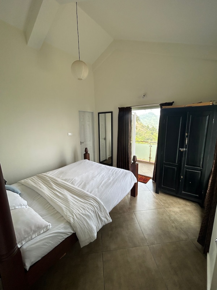S ELLA Residency