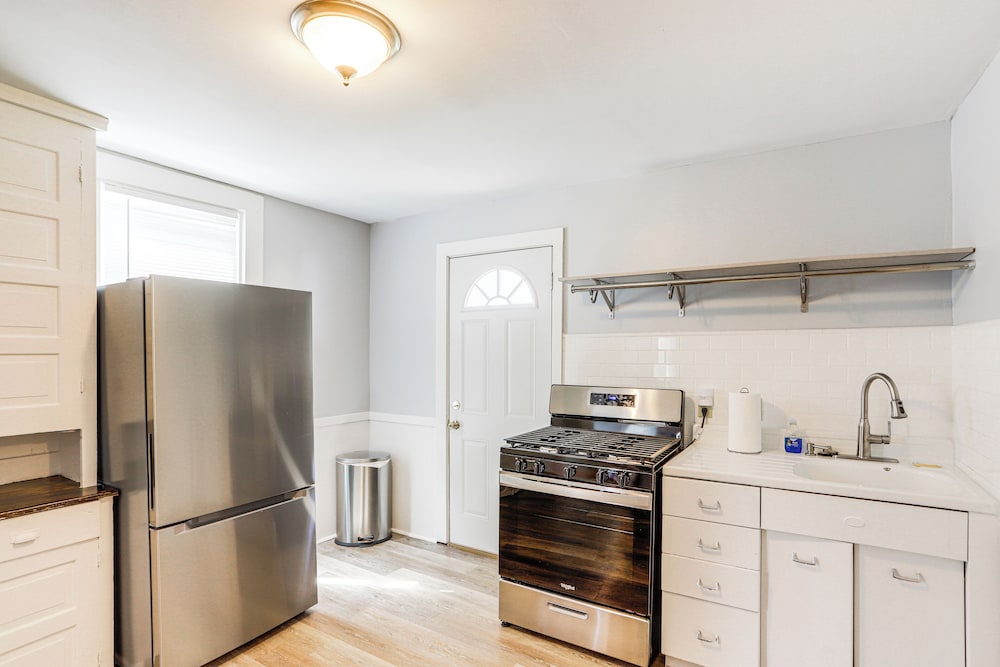 Downtown Sandusky Apartment Near Cedar Point! view 4