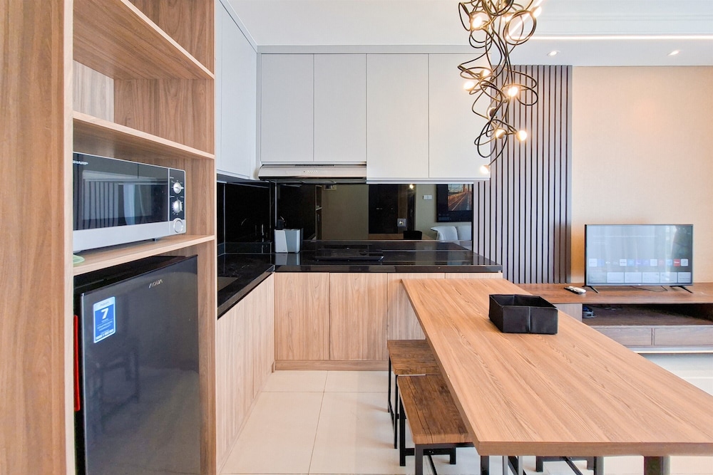 Cozy Living 2Br At Ciputra International Apartment