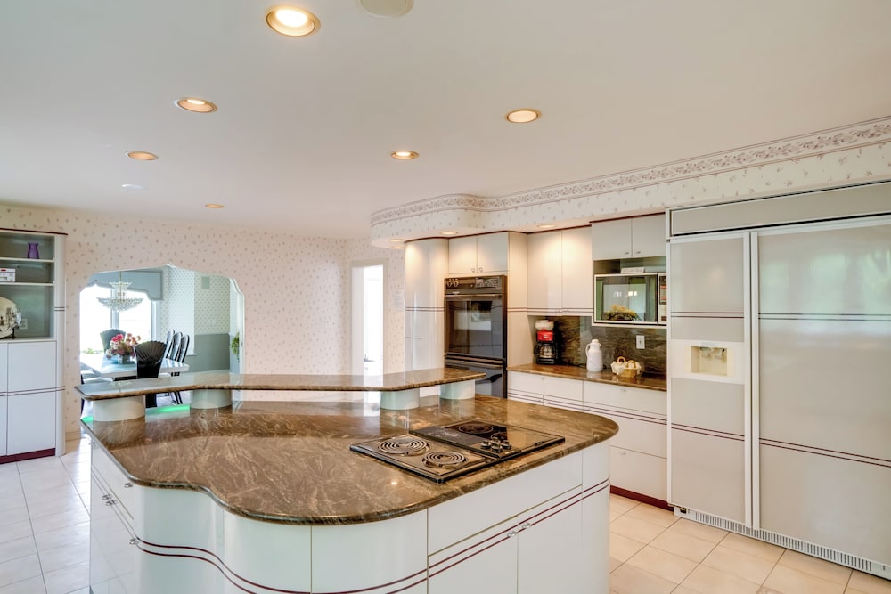 Luxury Mansion Rental w/ Rec Room in Niskayuna!