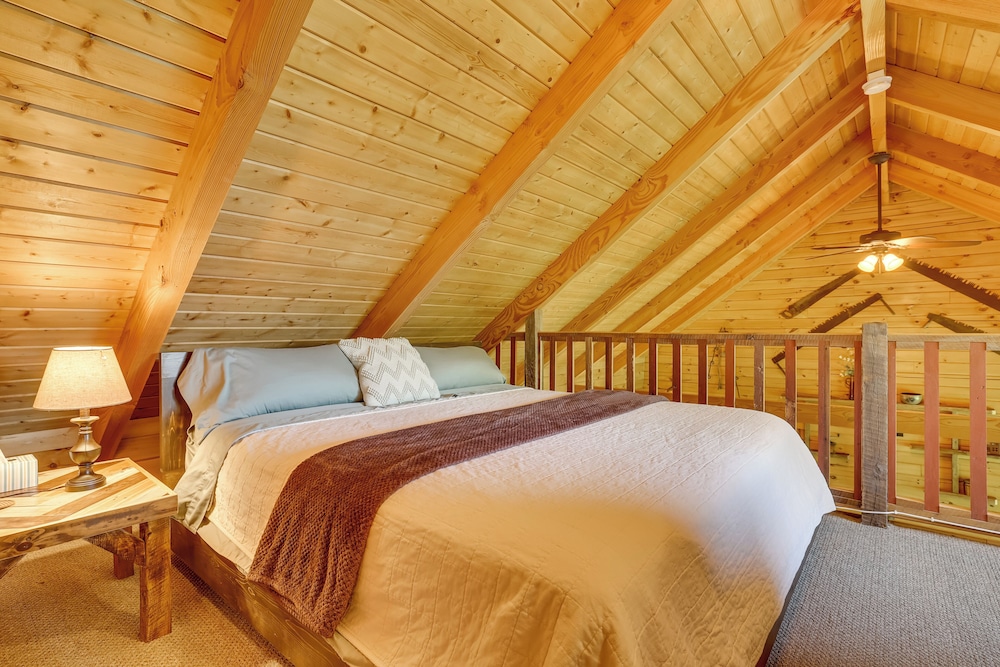 22 Mi to Whitetail Ridge Ski Area: Cozy Getaway