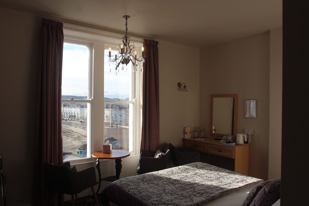 Bryn-Y-Mor Hotel