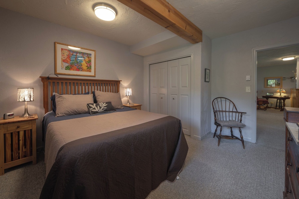 MapleRidge House: A BnB For All Seasons!