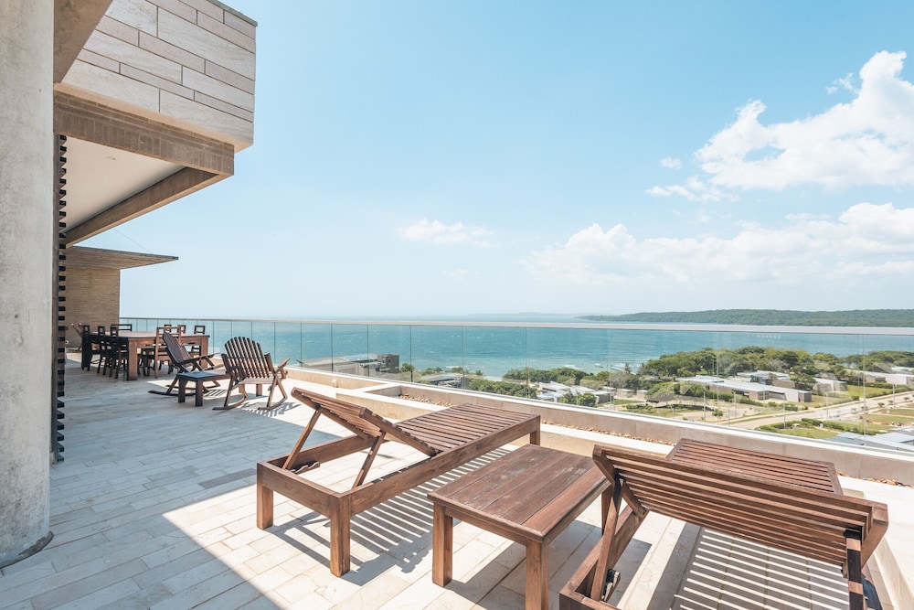 Oceanview 3BR Condo w spa gym