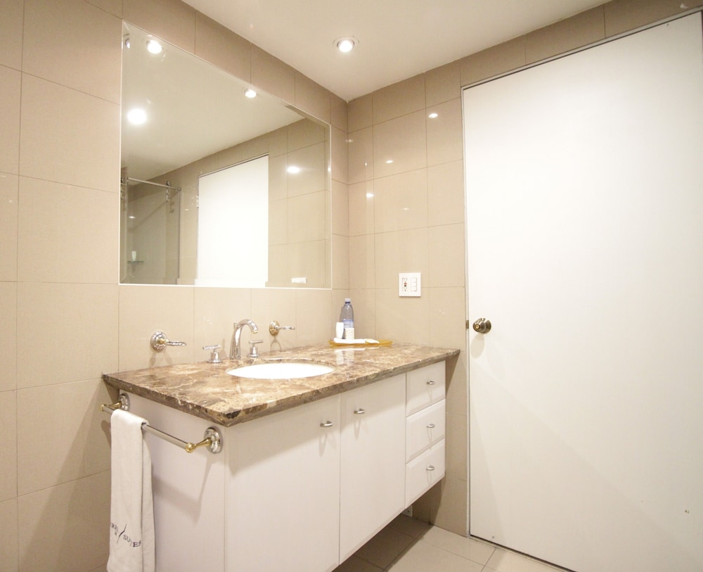 Torres de Suites by InAmazonas