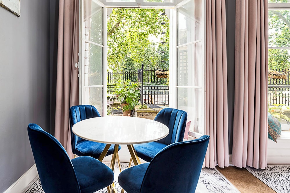 Chic 1 Bedroom Parkview Flat At Arundel Square