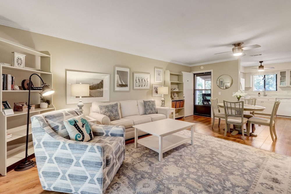 Amelia Landings 9e 2 Bedroom Condo