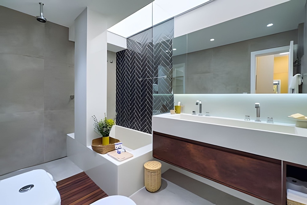 Ipanema | Duplex no melhor local do bairro, 4 quartos, 5 min da Praia - por Casapē Rio