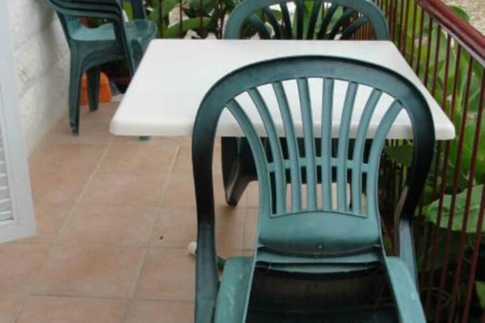 Apartments Boguvila - One-bedroom Apartment With Terrace -