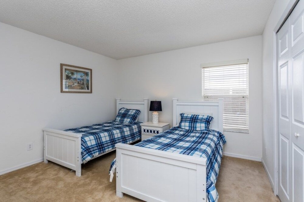 7BR Pool Home Emerald Island by SHV-8409