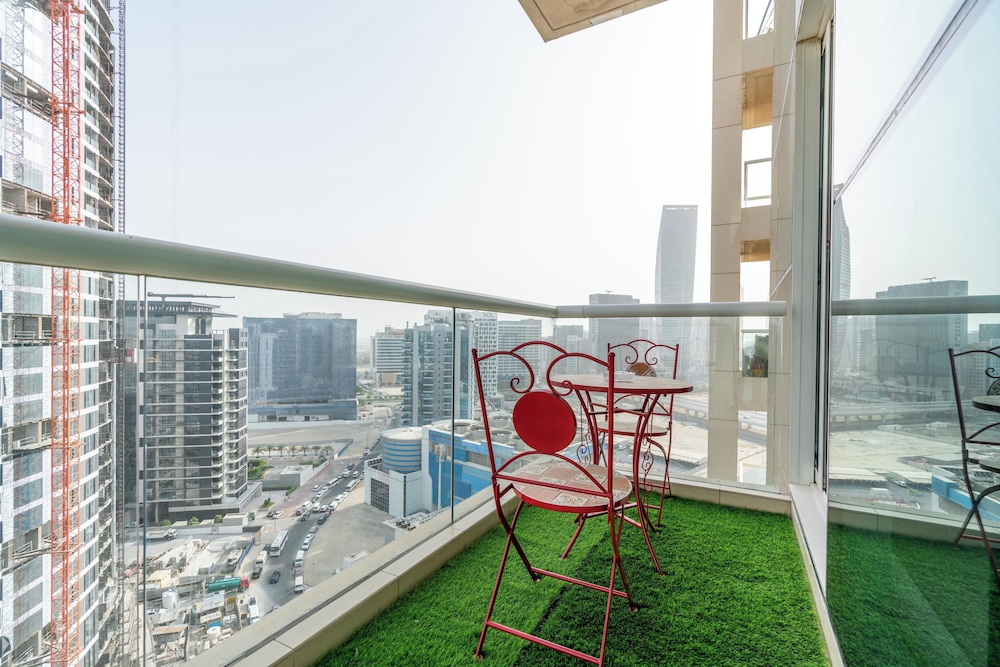 Lux BnB I Mayfair Tower I Sky line Views