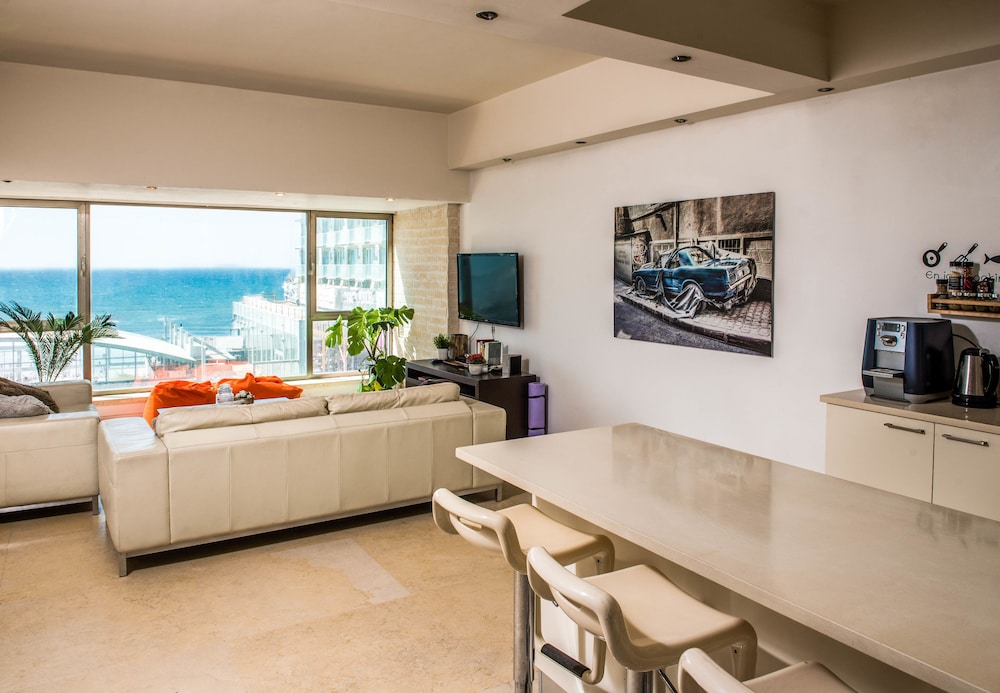 One of a Kind Gordon Beach Front 2BR Apt