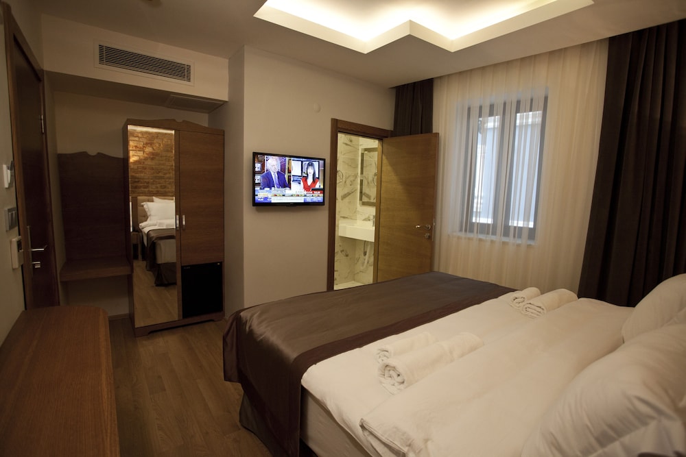 Pera Line Otel - Image 36