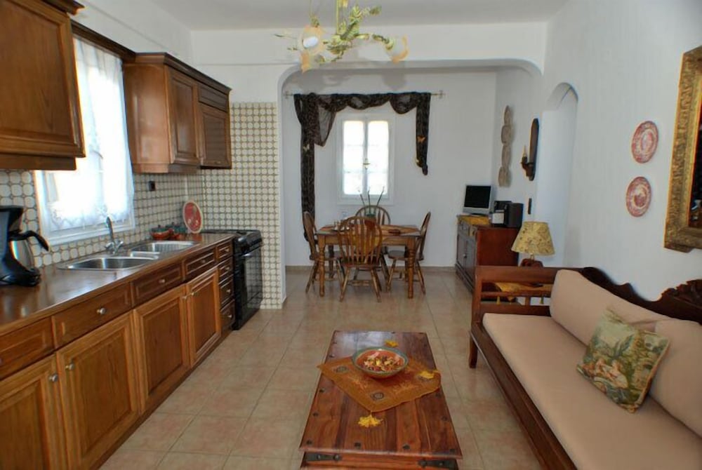 Pension Moschoula